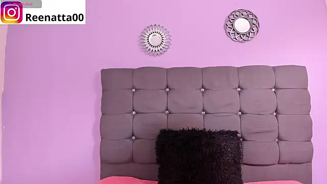 Renatta 0 online show from September 18, 2025, 2:19 pm