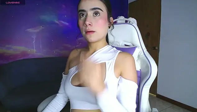 Snapshot of Summer_rusth chatting on October 9, 2025, 7:34 pm Summer rusth online show from October 9, 2025, 7:34 pm