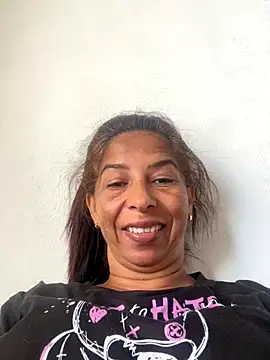 maleja23 online show from November 26, 2025, 1:12 pm