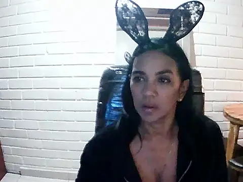 Snapshot of MiiaVelasquez chatting on October 16, 2025, 3:51 am MiiaVelasquez online show from October 16, 2025, 3:51 am