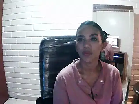 Snapshot of MiiaVelasquez chatting on October 17, 2025, 4:04 am MiiaVelasquez online show from October 17, 2025, 4:04 am