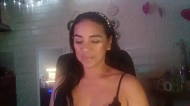 Snapshot of MiiaVelasquez chatting on March 18, 2026, 5:10 am MiiaVelasquez online show from March 18, 2026, 5:10 am