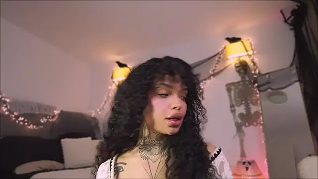 Brianna Moon online show from October 23, 2025, 4:45 am