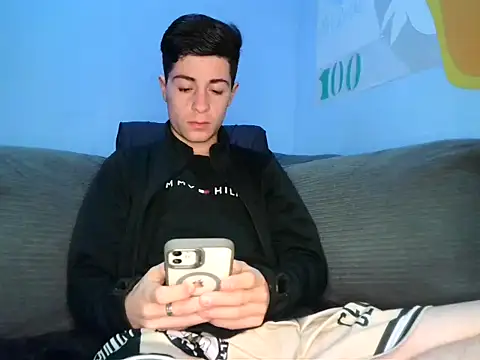 Newbrian20 online show from September 30, 2025, 2:16 am