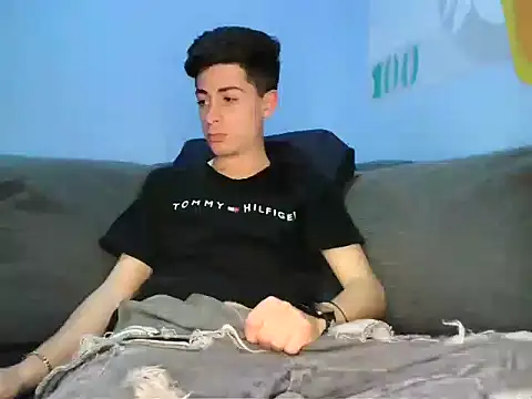 Newbrian20 online show from September 30, 2025, 11:32 pm