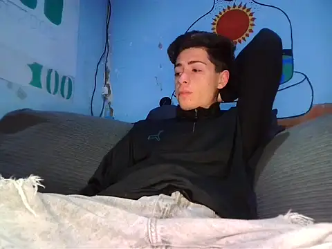 Newbrian20 online show from October 31, 2025, 9:38 pm