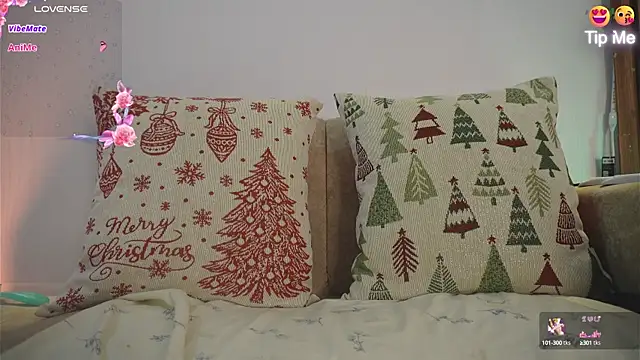 Roxybeautyy online show from October 15, 2025, 9:31 am