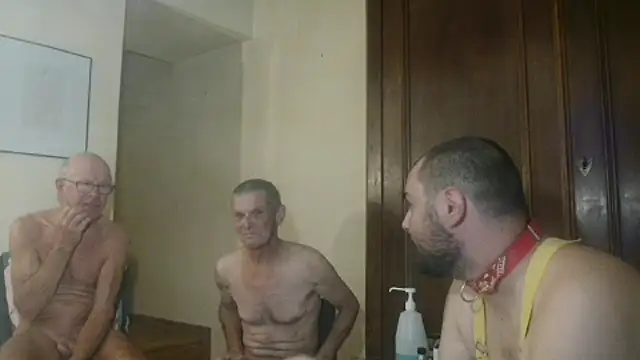 Snapshot of Adeptedufist chatting on September 26, 2025, 9:19 pm Adeptedufist online show from September 26, 2025, 9:19 pm