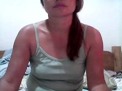 nathalie0045 online show from November 26, 2025, 10:33 pm