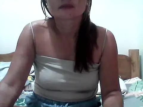 nathalie0045 online show from December 4, 2025, 9:01 pm