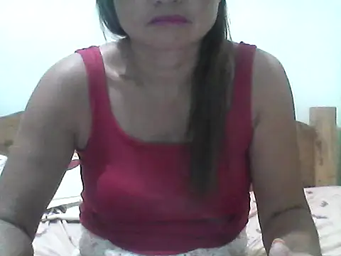 nathalie0045 online show from May 4, 2026, 10:33 am