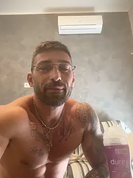 Snapshot of GmGit chatting on September 26, 2025, 9:24 am GmGit online show from September 26, 2025, 9:24 am