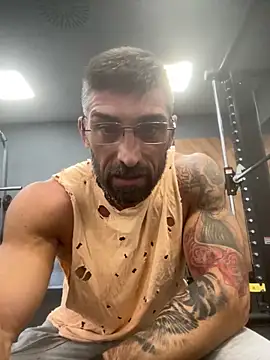 Snapshot of GmGit chatting on October 2, 2025, 1:40 pm GmGit online show from October 2, 2025, 1:40 pm