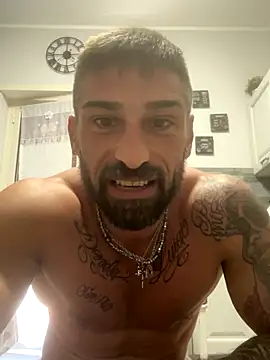 Snapshot of GmGit chatting on October 4, 2025, 2:37 pm GmGit online show from October 4, 2025, 2:37 pm