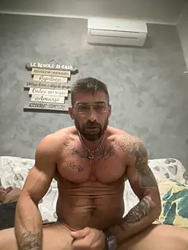 Snapshot of GmGit chatting on October 5, 2025, 3:27 am GmGit online show from October 5, 2025, 3:27 am