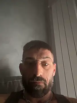 Snapshot of GmGit chatting on October 19, 2025, 6:58 am GmGit online show from October 19, 2025, 6:58 am