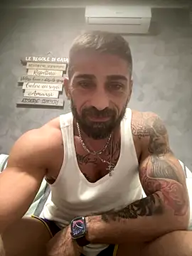 Snapshot of GmGit chatting on November 6, 2025, 3:51 am GmGit online show from November 6, 2025, 3:51 am