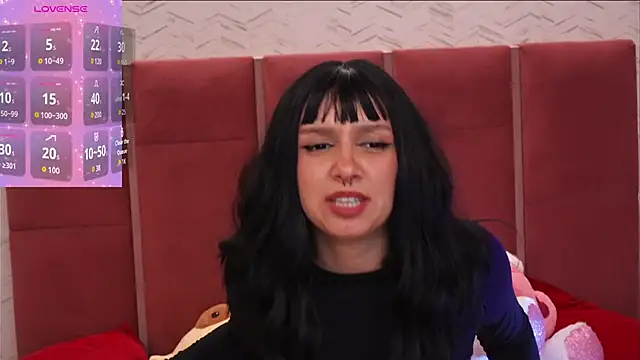 Snapshot of CoralineSky chatting on October 4, 2025, 8:12 am CoralineSky online show from October 4, 2025, 8:12 am