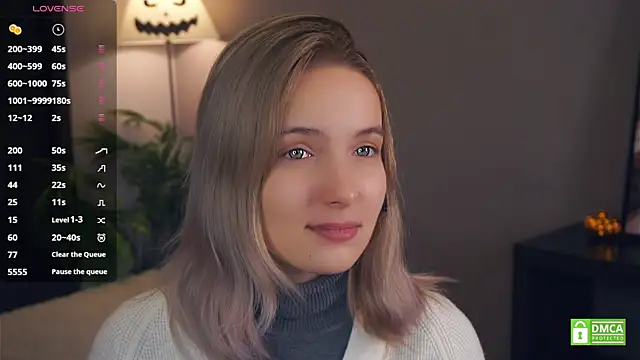 HongTomczak online show from November 21, 2025, 7:51 am