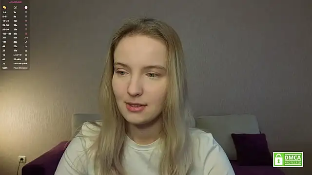 HongTomczak online show from May 12, 2026, 7:38 am