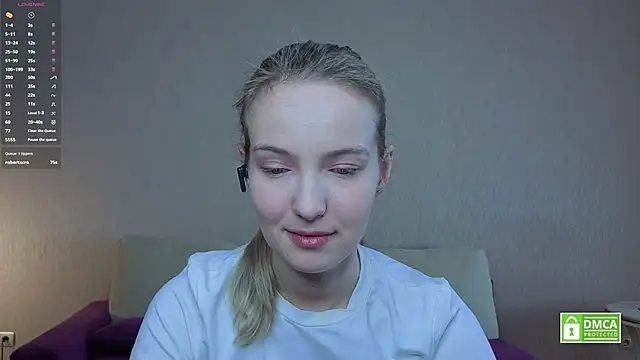 HongTomczak online show from June 11, 2026, 7:06 am