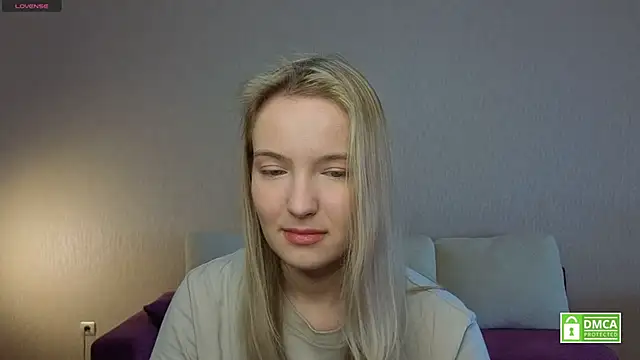 HongTomczak online show from June 16, 2026, 7:44 am