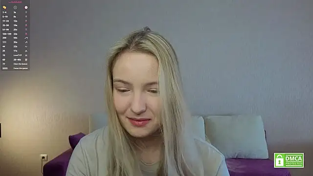 HongTomczak online show from June 17, 2026, 6:27 am