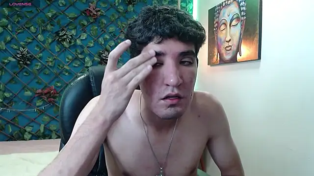 whitebull2606 online show from October 26, 2025, 12:44 pm