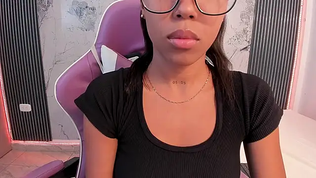 Mia Duarte1 online show from June 25, 2026, 7:18 pm