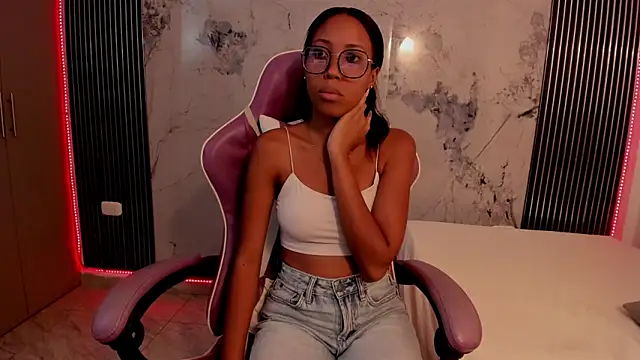 Mia Duarte1 online show from June 26, 2026, 7:18 pm