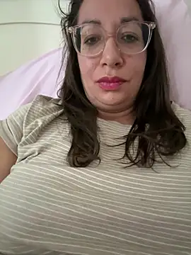 RosaFreya online show from June 15, 2026, 7:32 am
