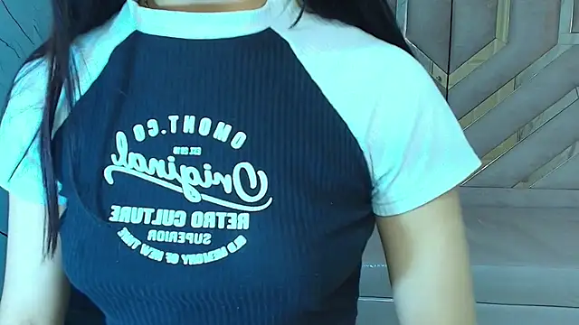 Nanncy r  online show from September 9, 2025, 12:37 pm