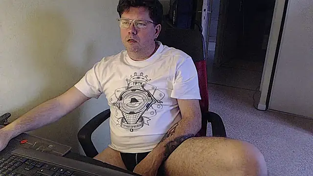 blueandwhite1 online show from February 11, 2026, 3:39 pm