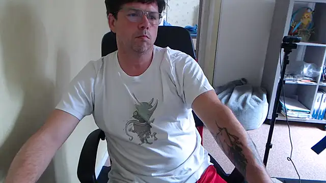blueandwhite1 online show from July 16, 2026, 2:23 pm
