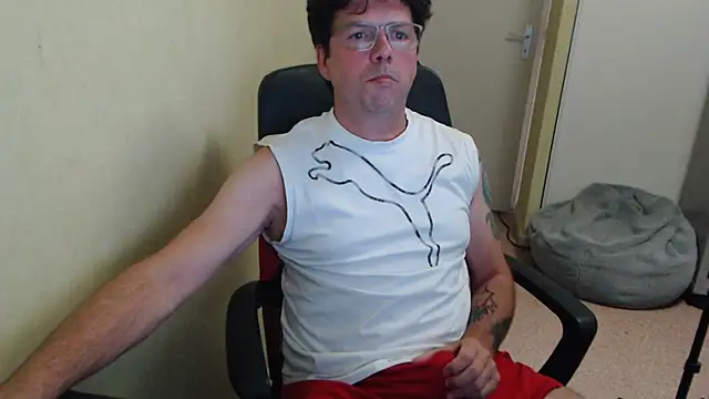 blueandwhite1 online show from July 28, 2026, 3:21 pm