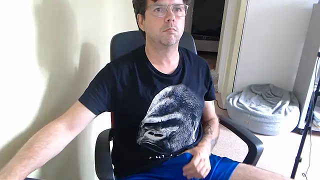 blueandwhite1 online show from July 31, 2026, 2:38 pm