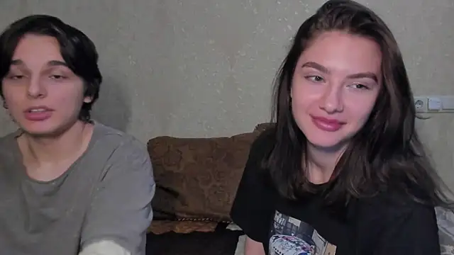 Snapshot of muuur_fam chatting on October 4, 2025, 5:44 pm muuur fam online show from October 4, 2025, 5:44 pm