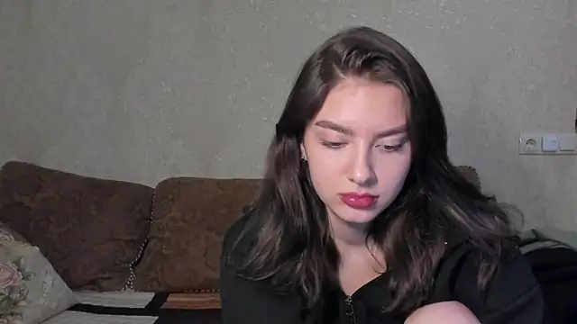 Snapshot of muuur_fam chatting on October 9, 2025, 5:33 pm muuur fam online show from October 9, 2025, 5:33 pm