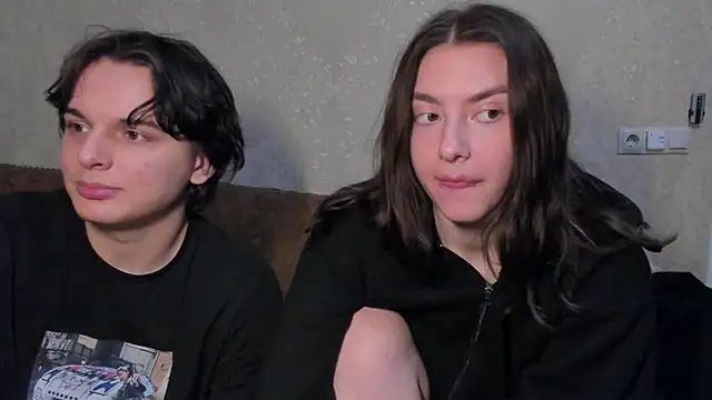 Snapshot of muuur_fam chatting on October 12, 2025, 10:20 pm muuur fam online show from October 12, 2025, 10:20 pm