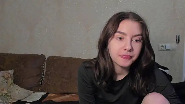 Snapshot of muuur_fam chatting on October 14, 2025, 4:52 pm muuur fam online show from October 14, 2025, 4:52 pm