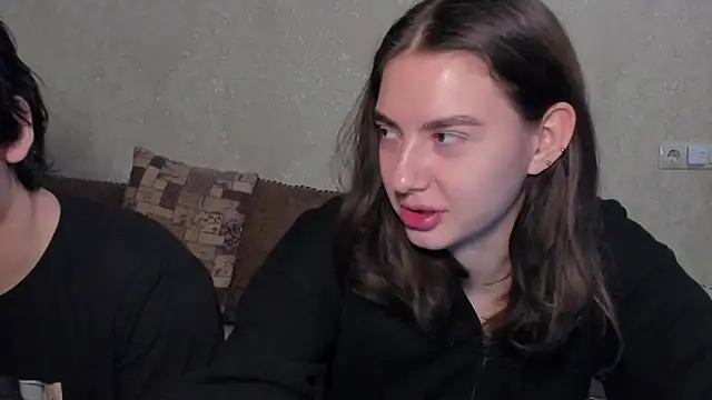 Snapshot of muuur_fam chatting on October 17, 2025, 5:59 pm muuur fam online show from October 17, 2025, 5:59 pm