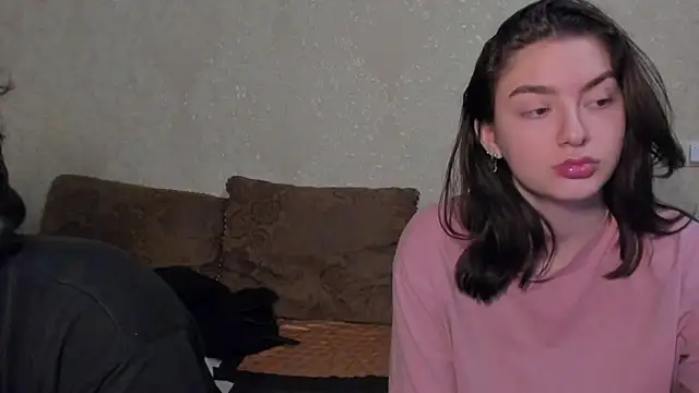 Snapshot of muuur_fam chatting on October 22, 2025, 4:40 pm muuur fam online show from October 22, 2025, 4:40 pm