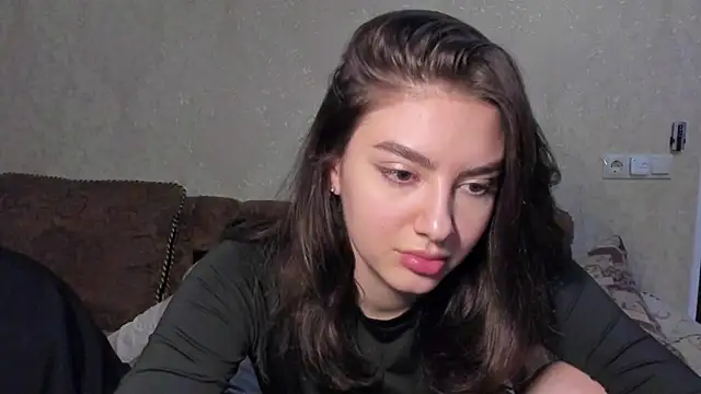 Snapshot of muuur_fam chatting on October 28, 2025, 6:32 pm muuur fam online show from October 28, 2025, 6:32 pm