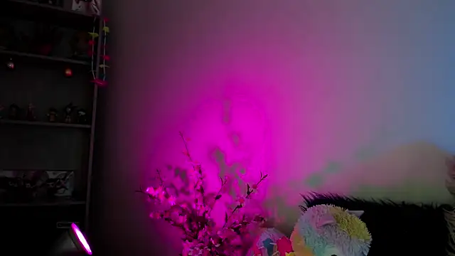Snapshot of _chloe_moons_ chatting on September 18, 2025, 7:49 pm  chloe moons  online show from September 18, 2025, 7:49 pm