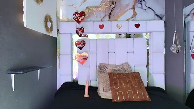 Samantha-Colins  online show from September 17, 2025, 9:16 pm