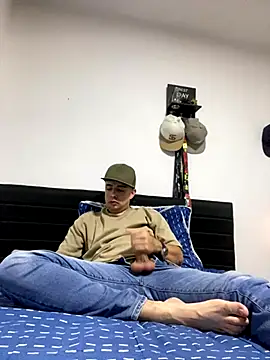 Jaguer2213 online show from November 1, 2025, 4:25 am