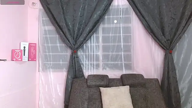 AnnieSparkle online show from August 7, 2026, 12:01 am