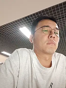 nnnnnan9527 online show from September 19, 2025, 2:02 am