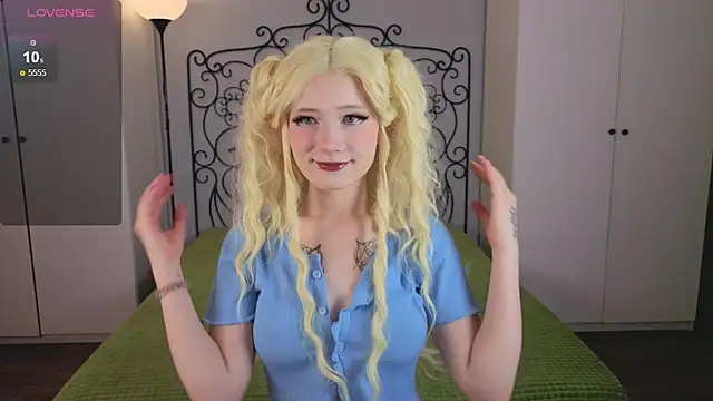 oliviafairy1 online show from September 20, 2025, 3:24 pm