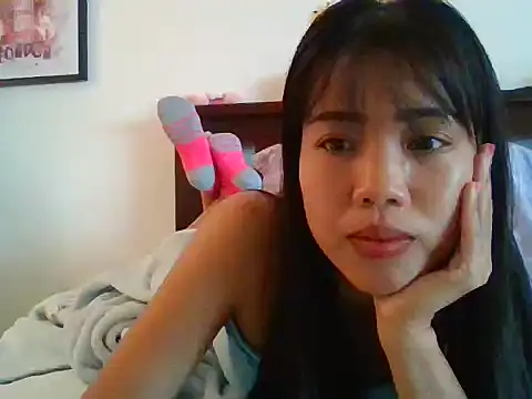 AnnewithanE online show from October 25, 2025, 3:36 am